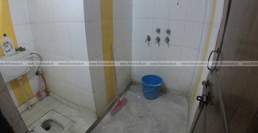 common bathroom in flat